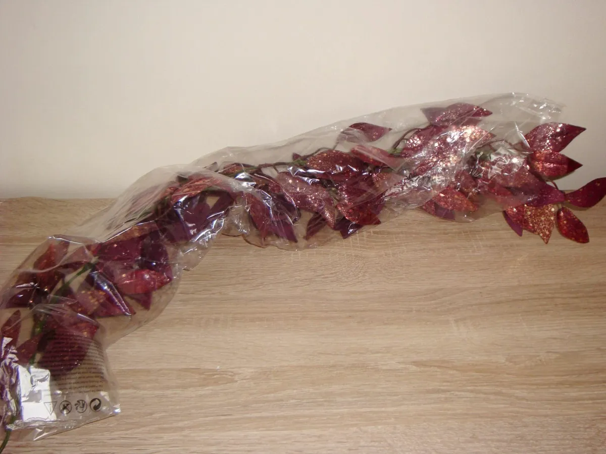 Burgundy  eucalyptus garland 150cm- NEW - Image 4