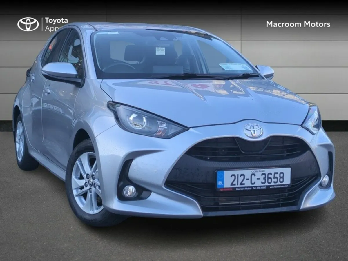 Toyota Yaris BLACK FRIDAY SALE!   1.5 LUNA M/D 4DR - Image 1