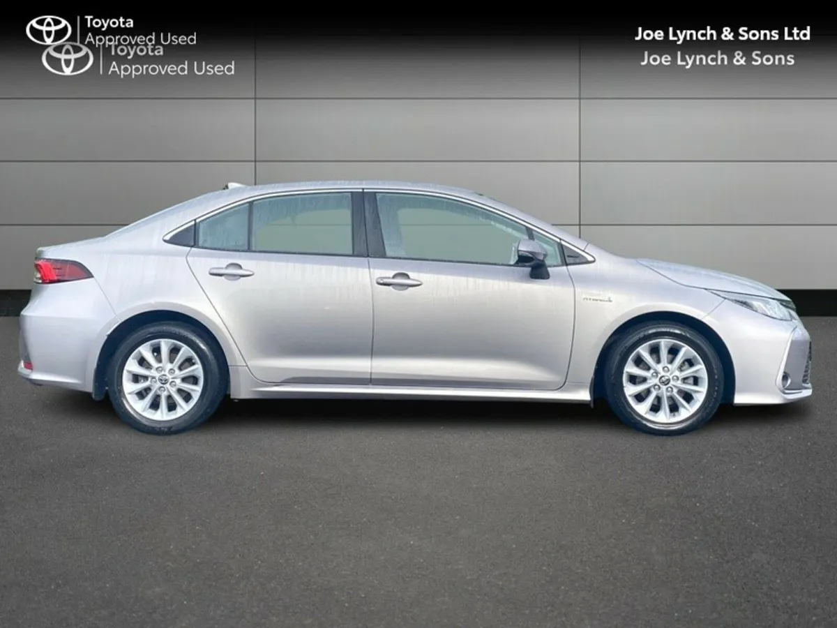 Toyota Corolla Hybrid Luna Saloon - Image 3