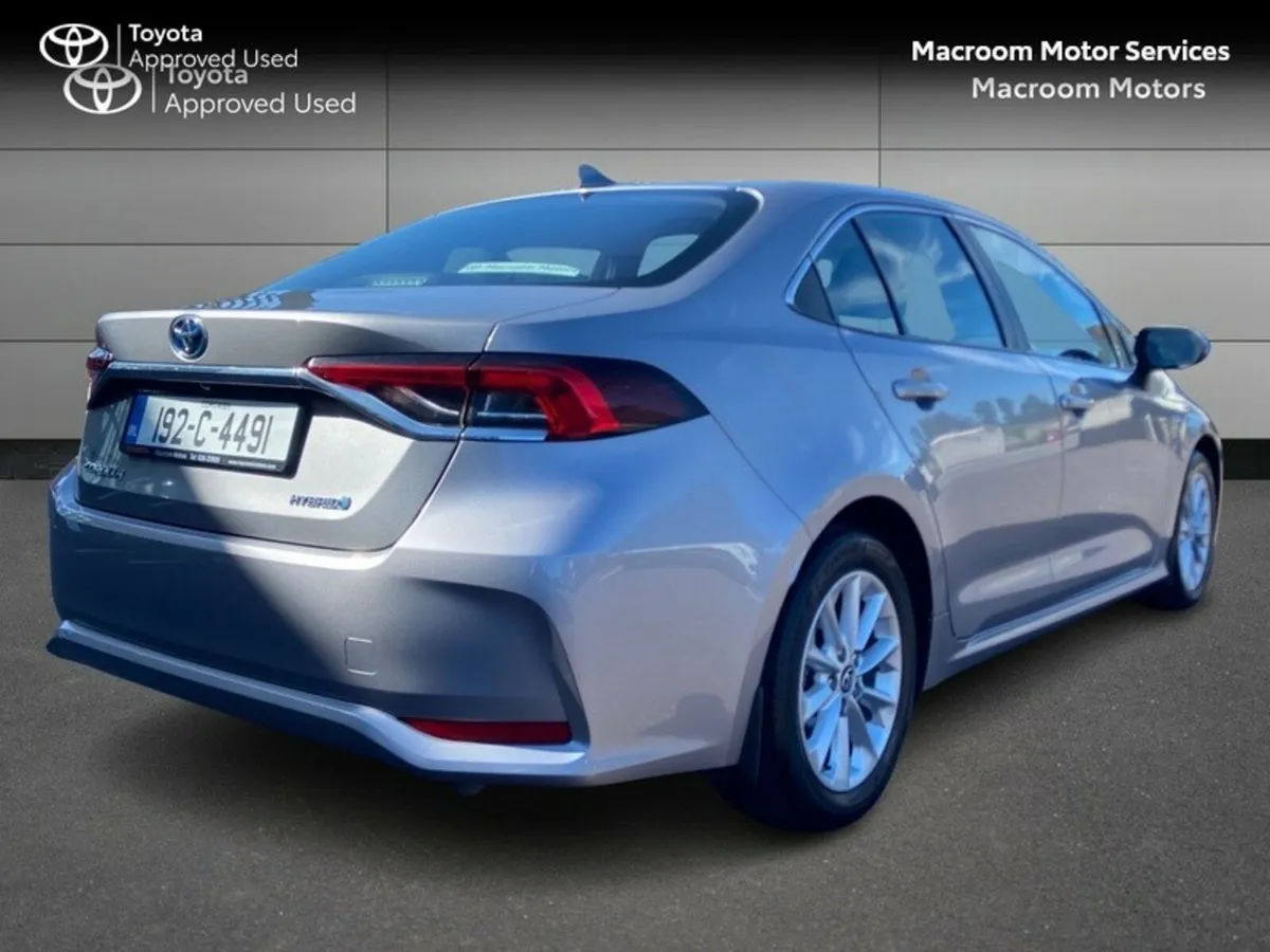 Toyota Corolla BLACK FRIDAY SALE! COROLLA HYBRID L - Image 2