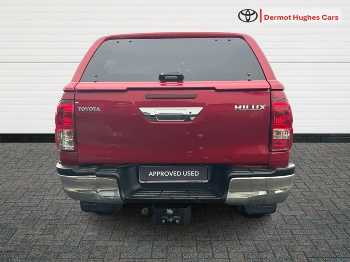 Toyota Hilux 2.8 SR5 D/CAB AUTO - Image 4