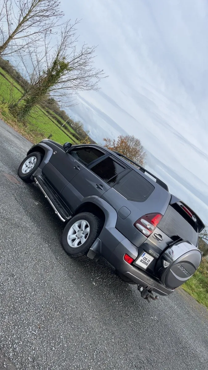 Toyota Land Cruiser - Image 2