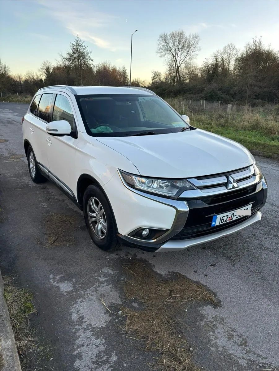 Mitsubishi Outlander - Image 1