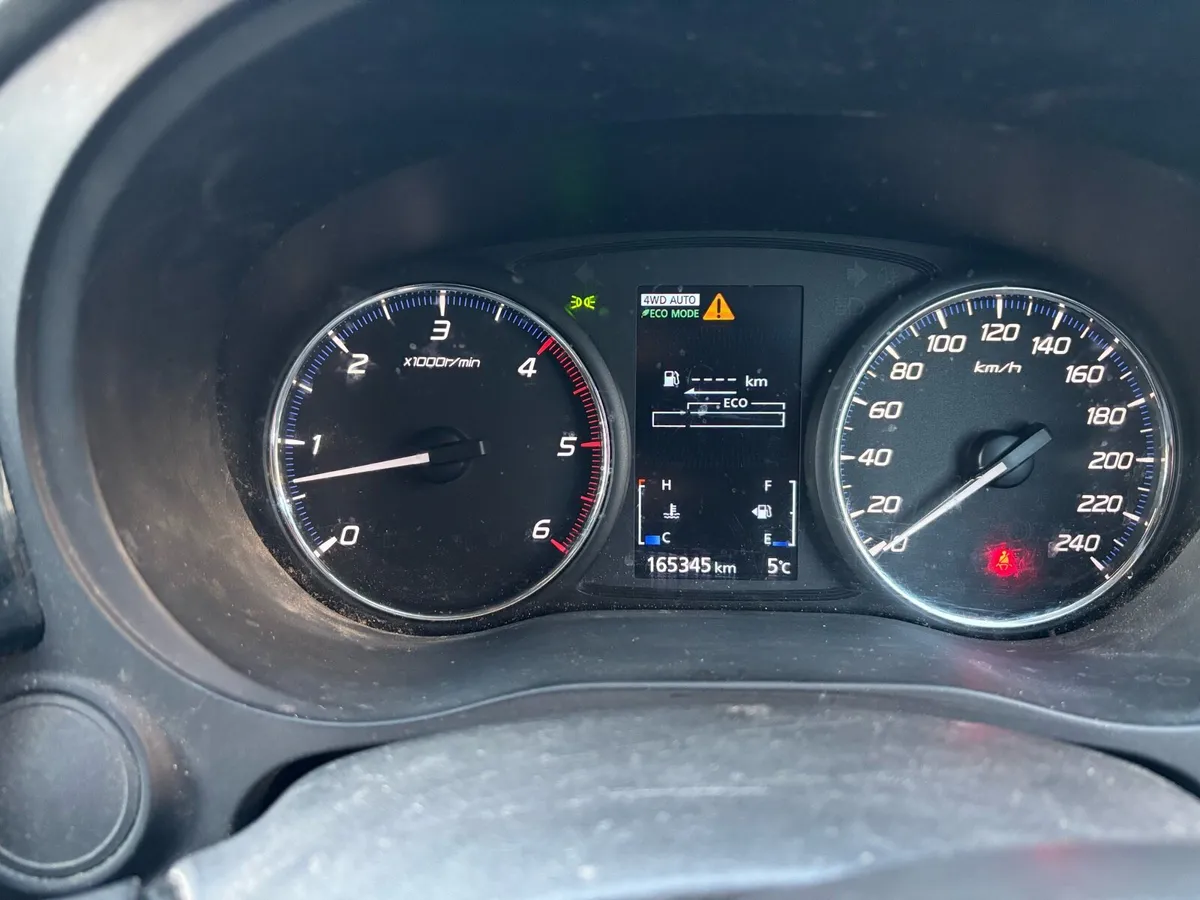 Mitsubishi Outlander - Image 4