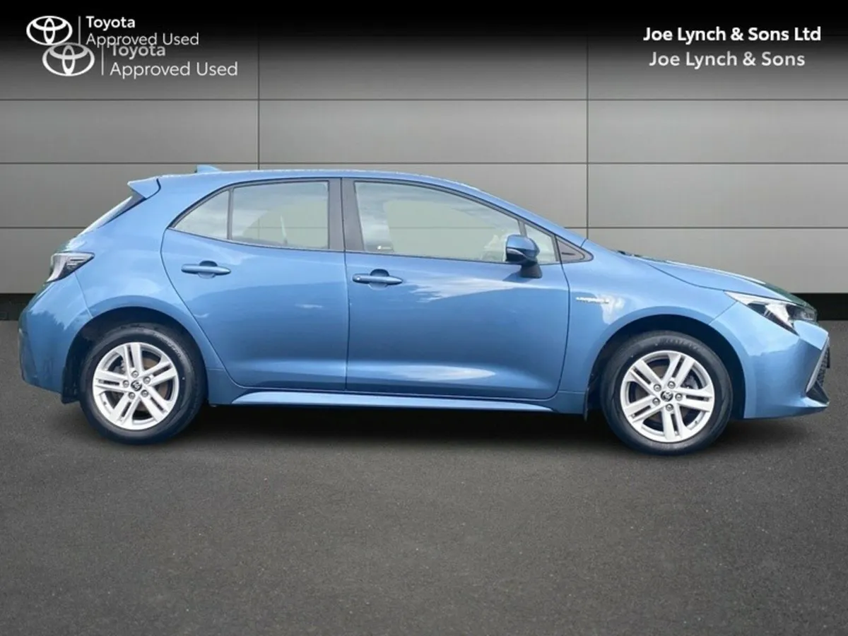 Toyota Corolla HYBRID LUNA H/B 4DR AUTO - Image 3