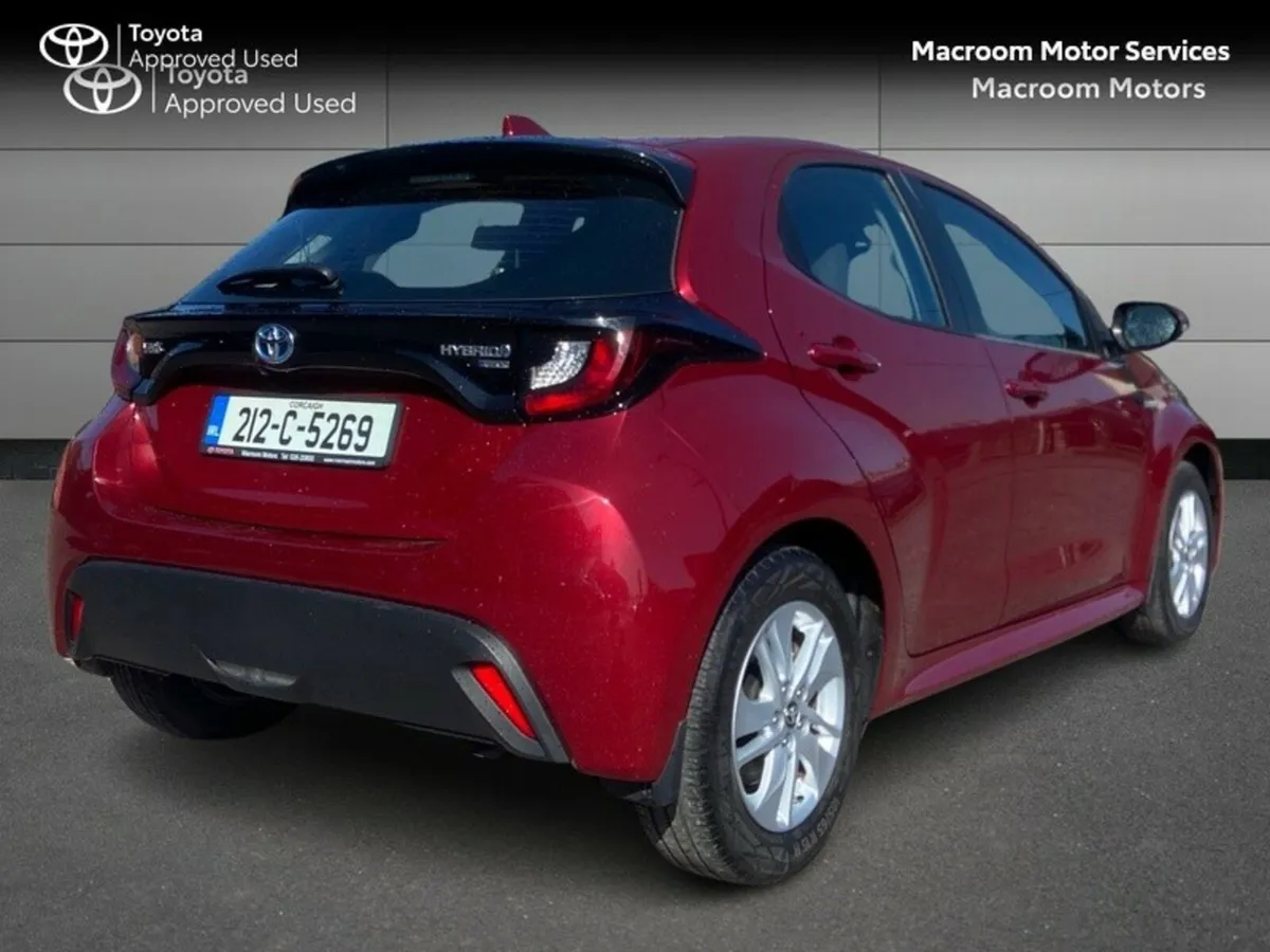 Toyota Yaris BLACK FRIDAY SALE! HYBRID LUNA 4DR AU - Image 2
