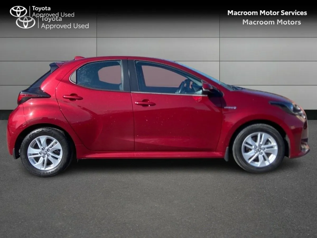 Toyota Yaris BLACK FRIDAY SALE! HYBRID LUNA 4DR AU - Image 3