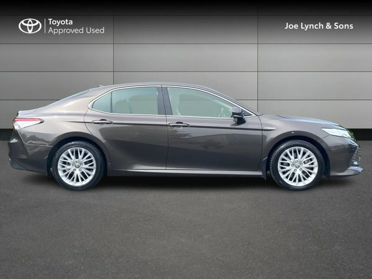 Toyota Camry Platinum - Image 3