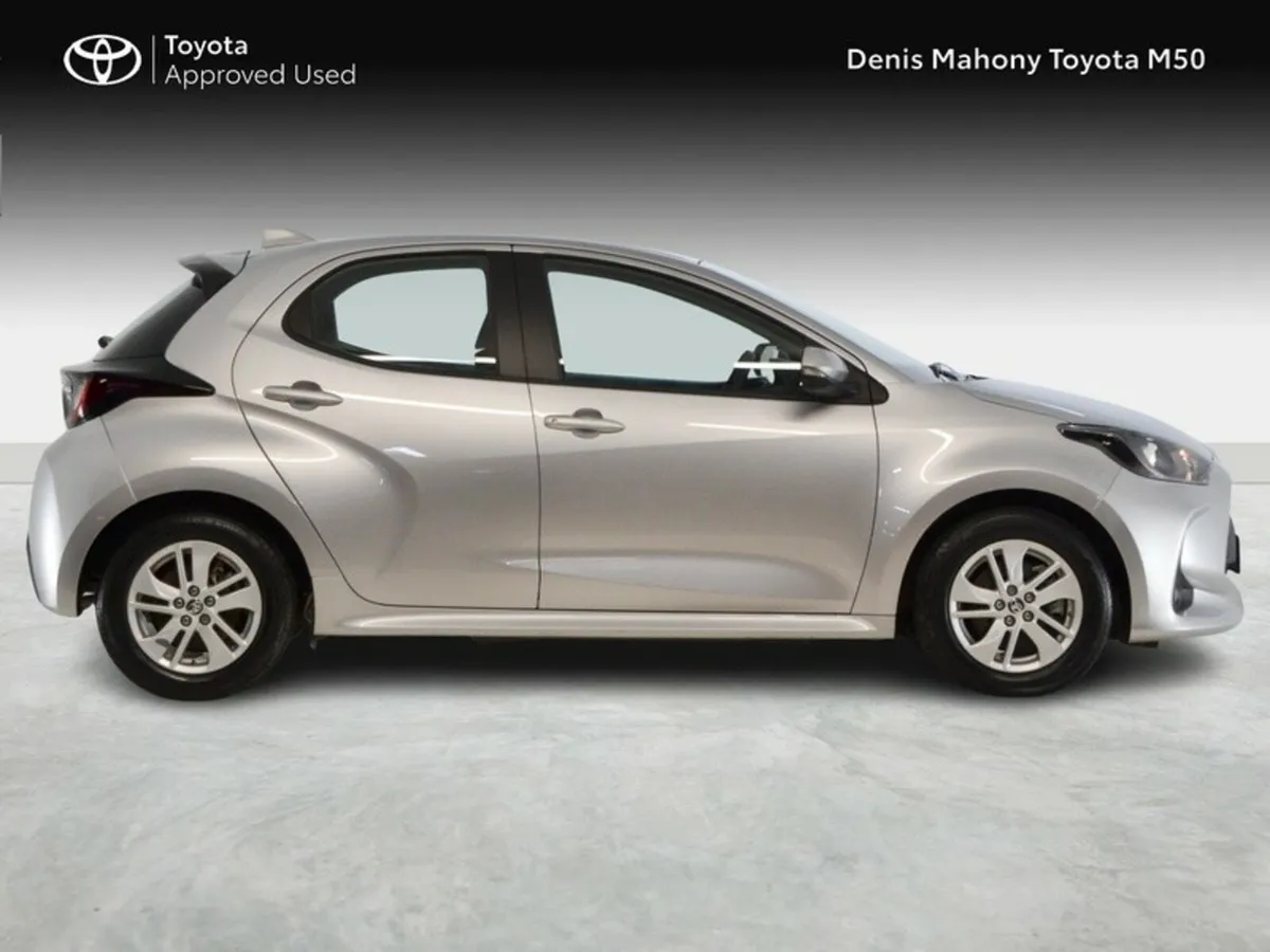 Toyota Yaris Hybrid Luna Auto - Image 3