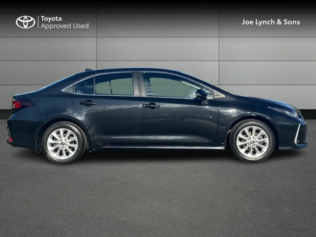 Toyota Corolla Hybrid Luna Saloon - Image 3