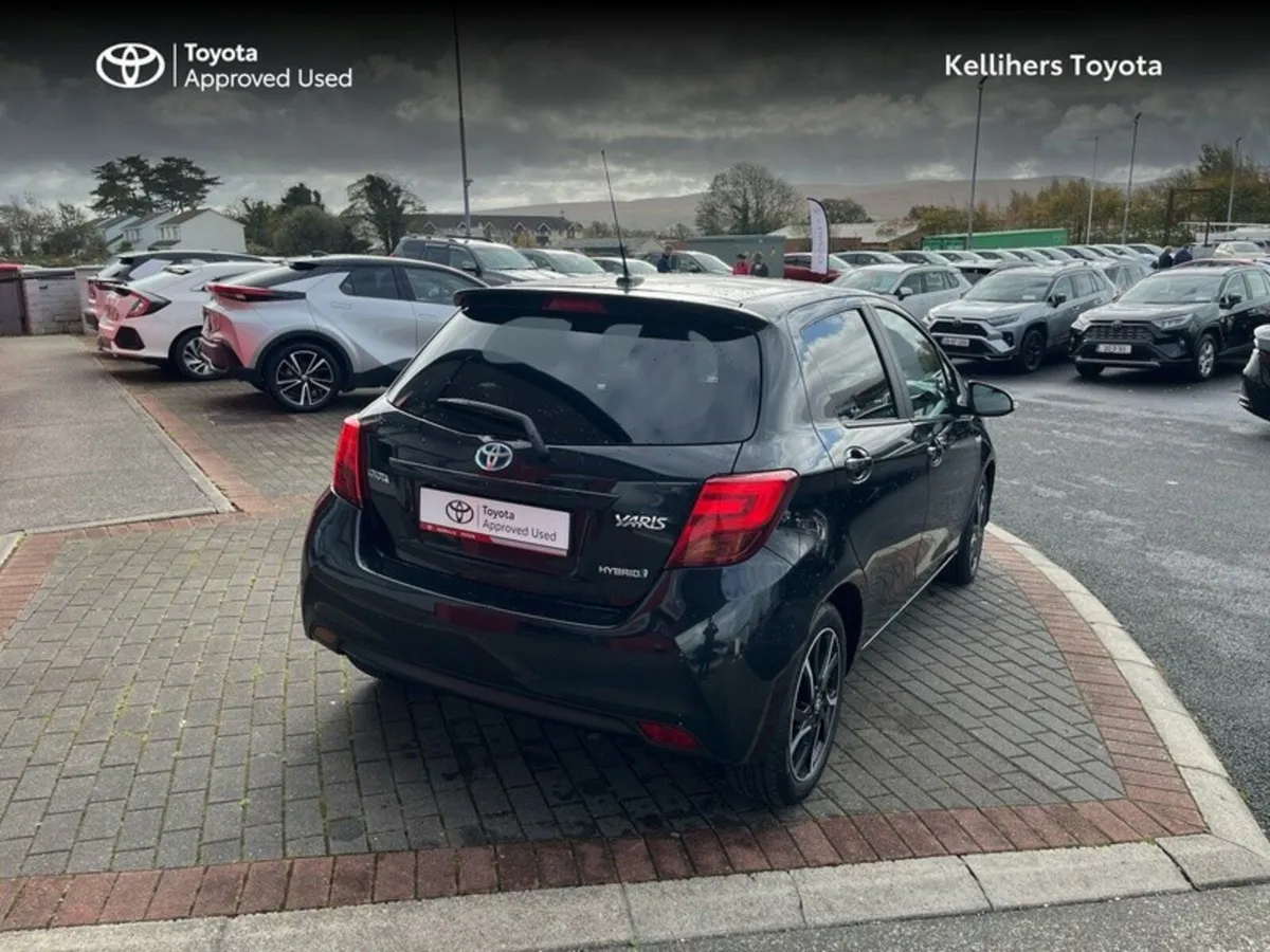 Toyota Yaris 1.5 VVT-I CVT DESIGN 5DR AUTO - Image 2
