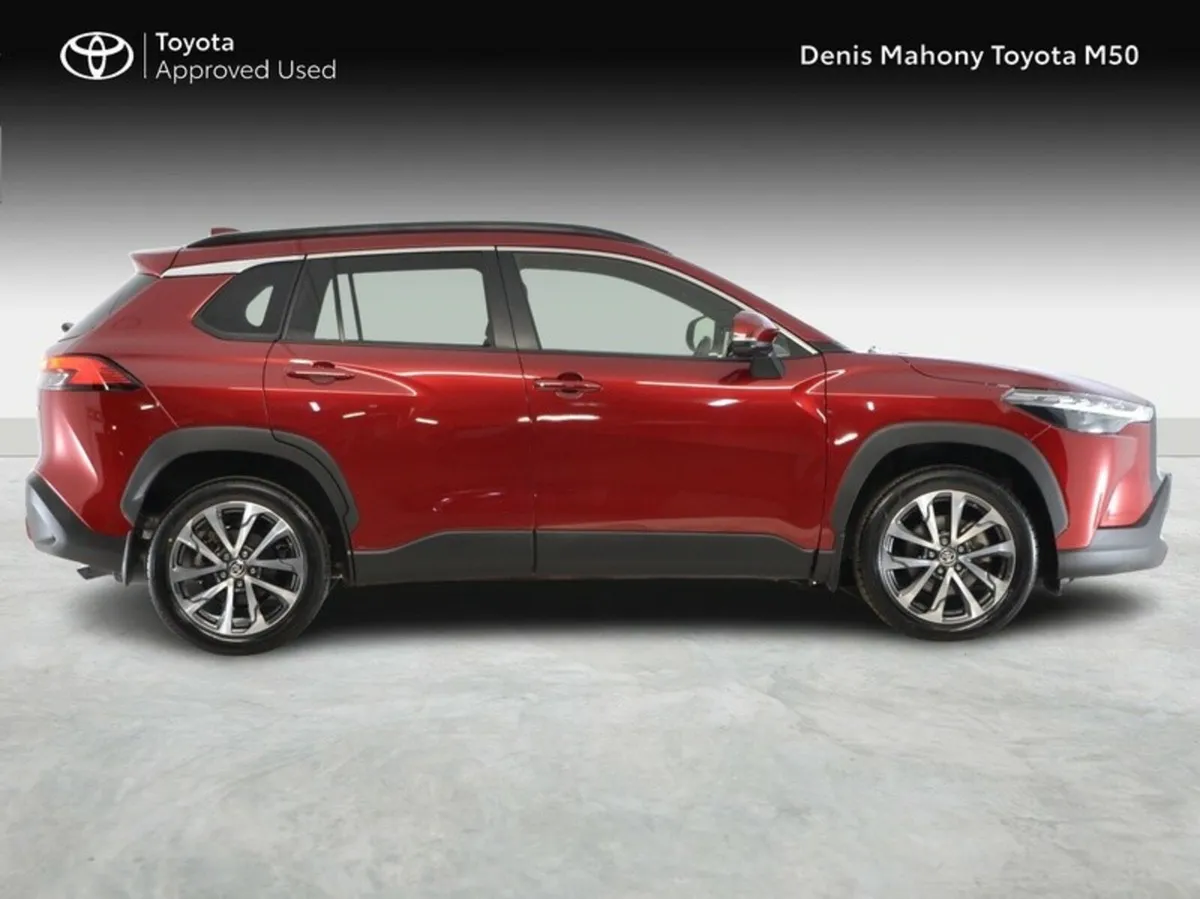 Toyota Corolla Cross Hybrid Luna Sport Auto - Image 3
