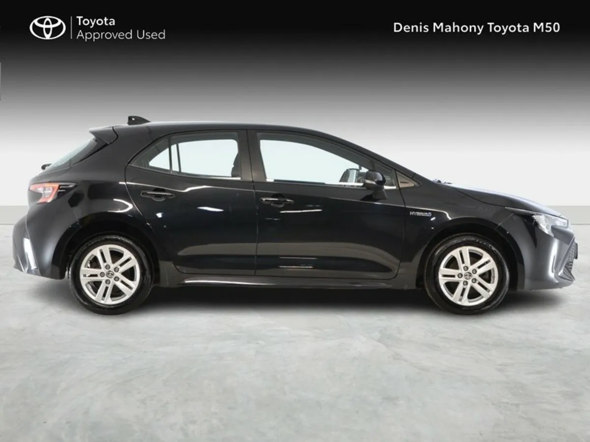 Toyota Corolla Hybrid Luna Hatchback - Image 3