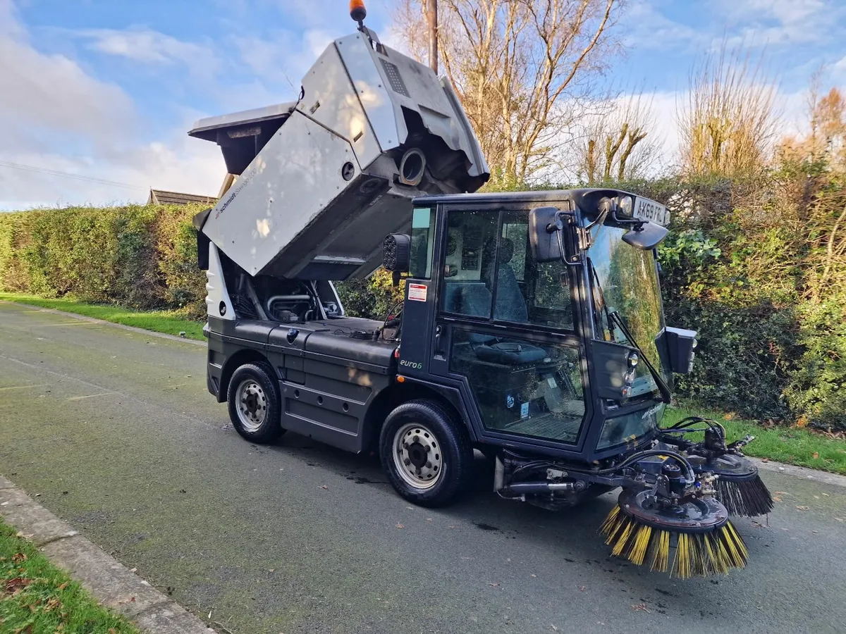 2019 Schmidt Swingo 200+ Road Sweeper Roadsweeper - Image 3
