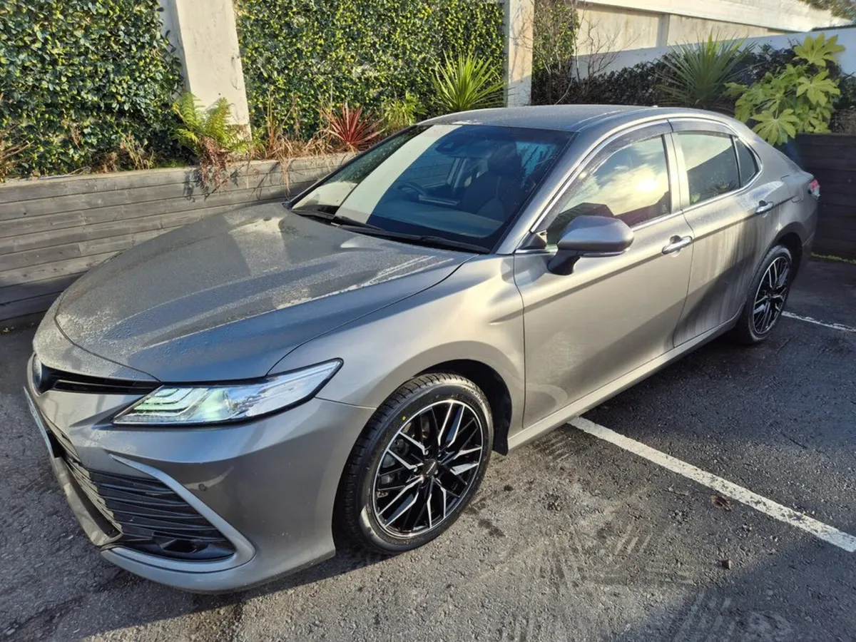 Toyota Camry 2.5 HYBRID / LOW MILEAGE / TAX €160 ( - Image 3