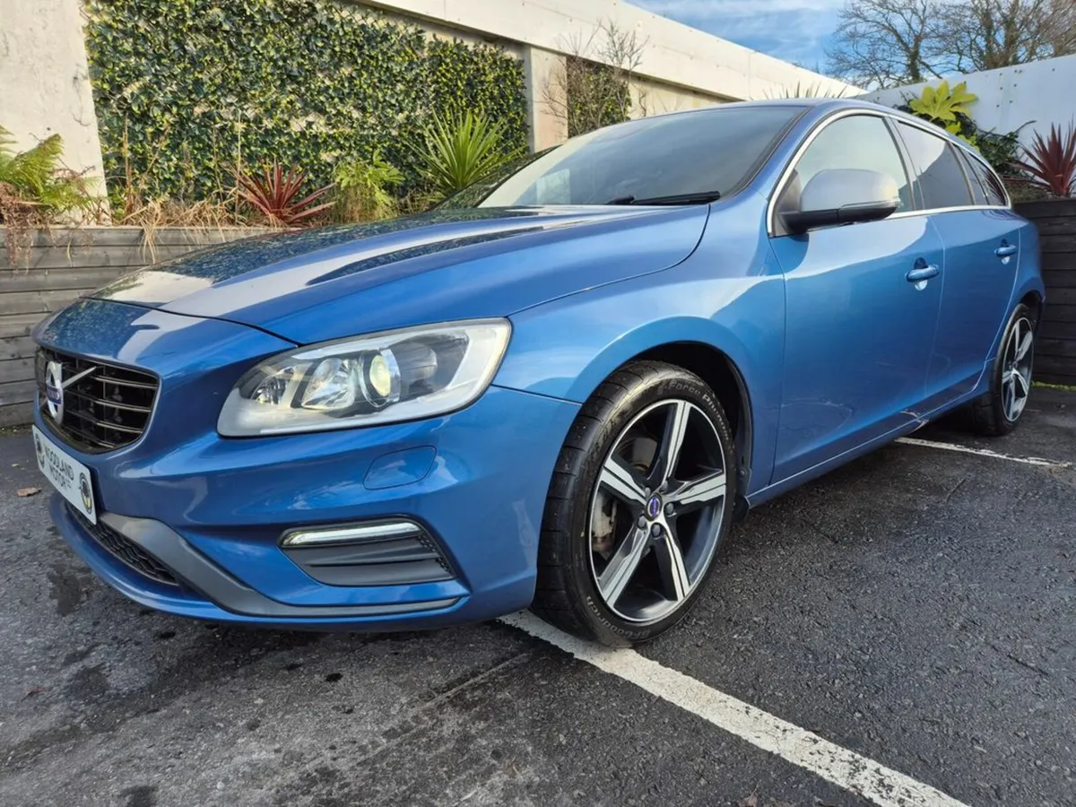 Volvo V60 2.0 D4 / R-DESIGN WITH SUNROOF / TOP SPO - Image 1