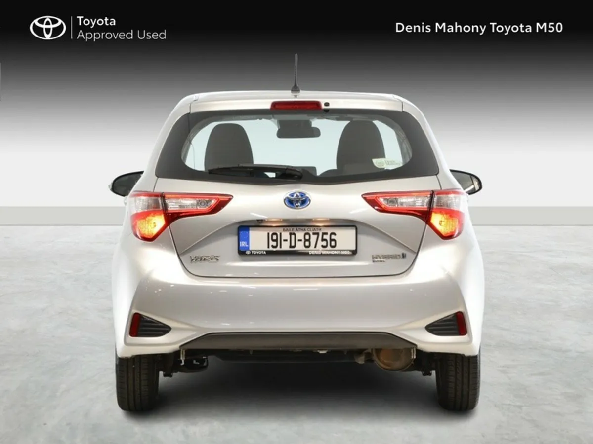 Toyota Yaris Luna Hybrid Auto - Image 4