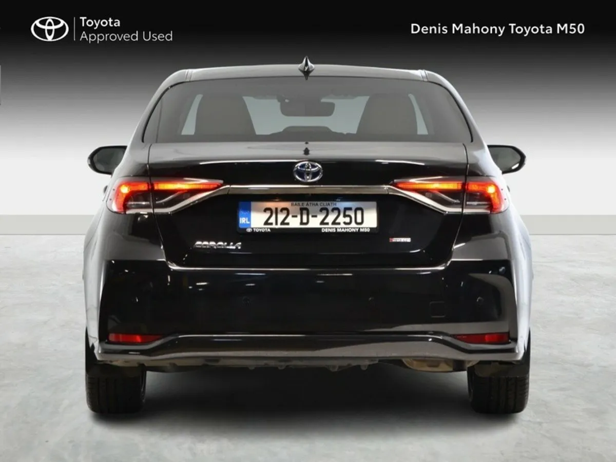 Toyota Corolla Hybrid Luna Sport Auto - Image 4