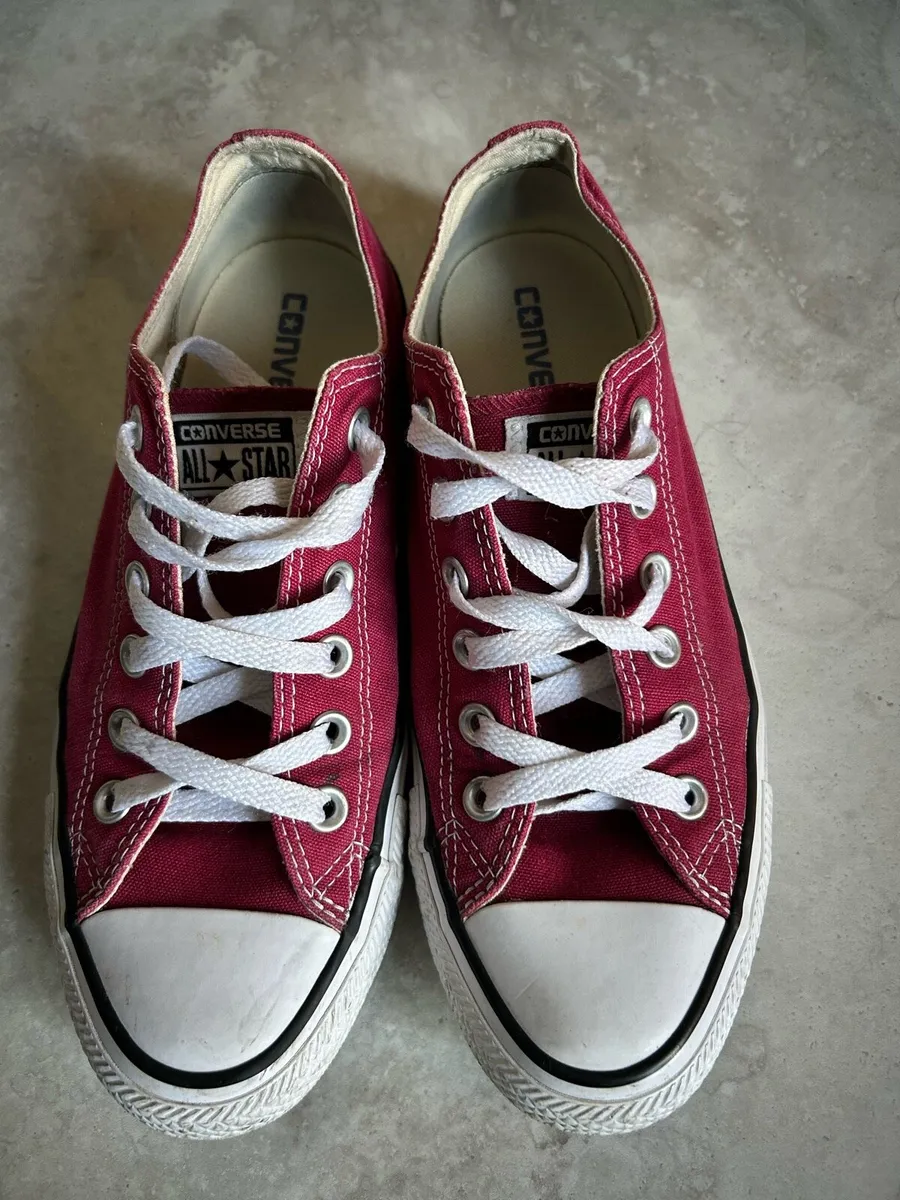 Women Converse - Image 1