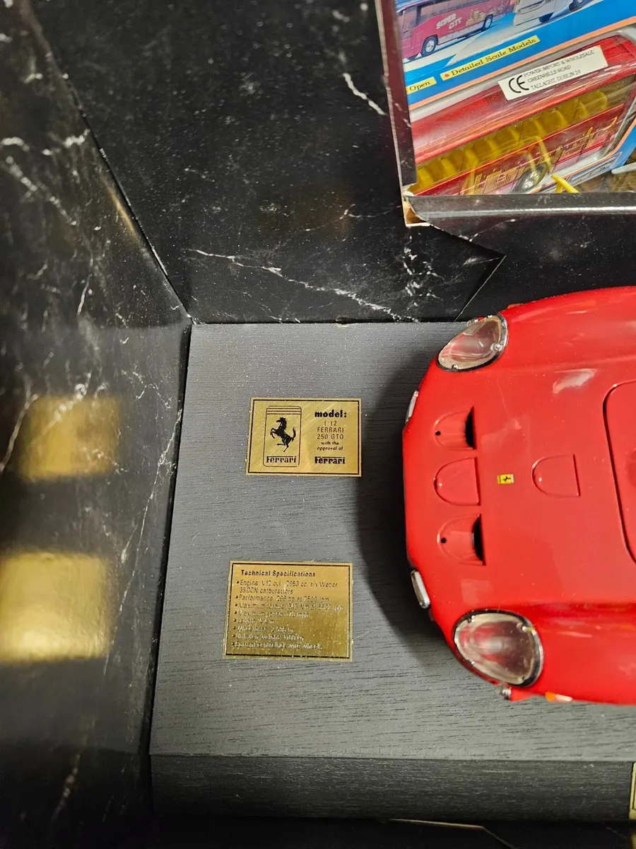 Corgi Revell Ferrari 250 GTO 1:12 scale - Image 2