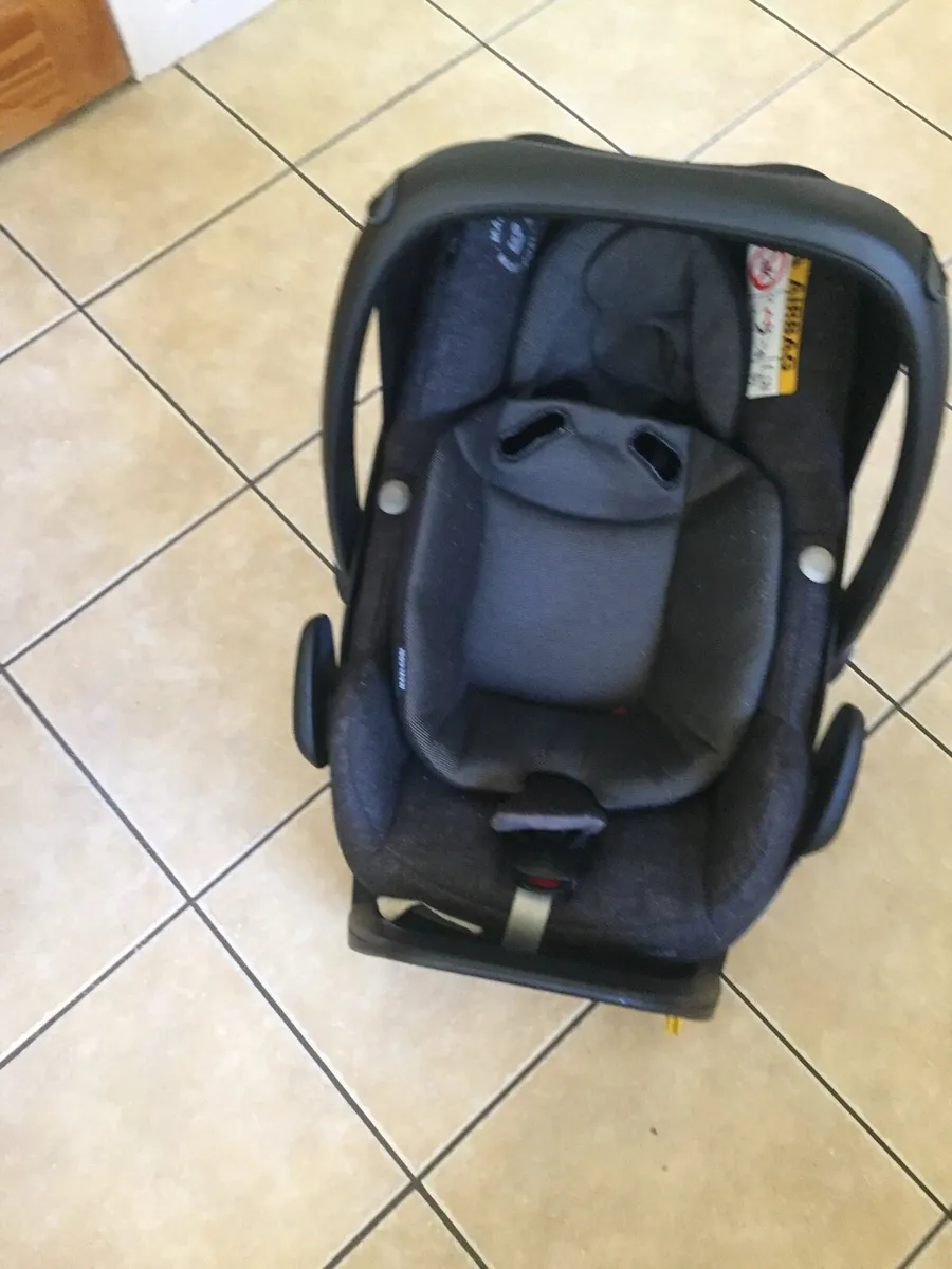 Maxi cosy car seat - Image 1