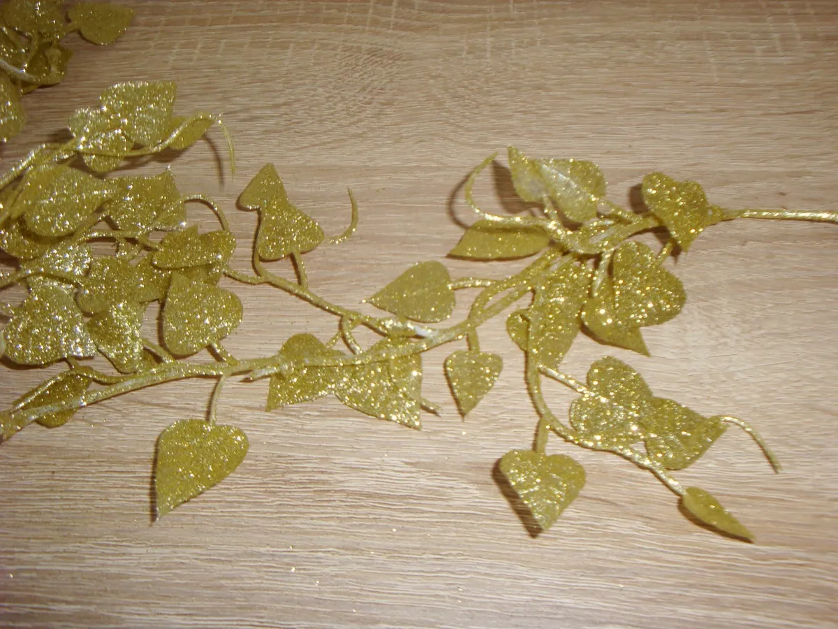 Christmas gold glitter vine garland 180cm - Image 2
