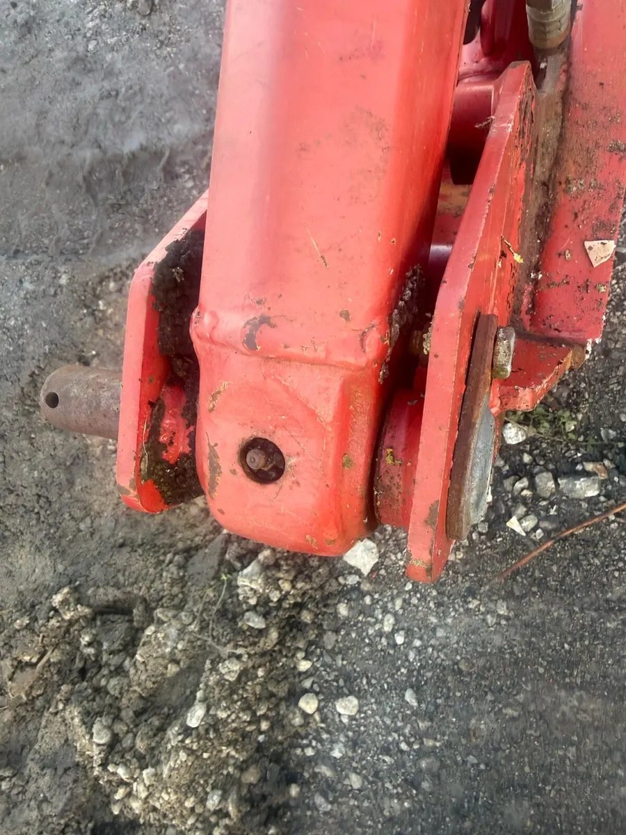 mx6000 loader to suit Fiat f130 etc - Image 3