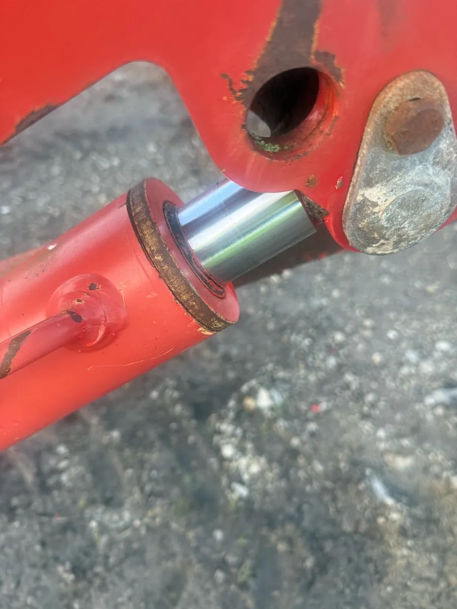 mx6000 loader to suit Fiat f130 etc - Image 4