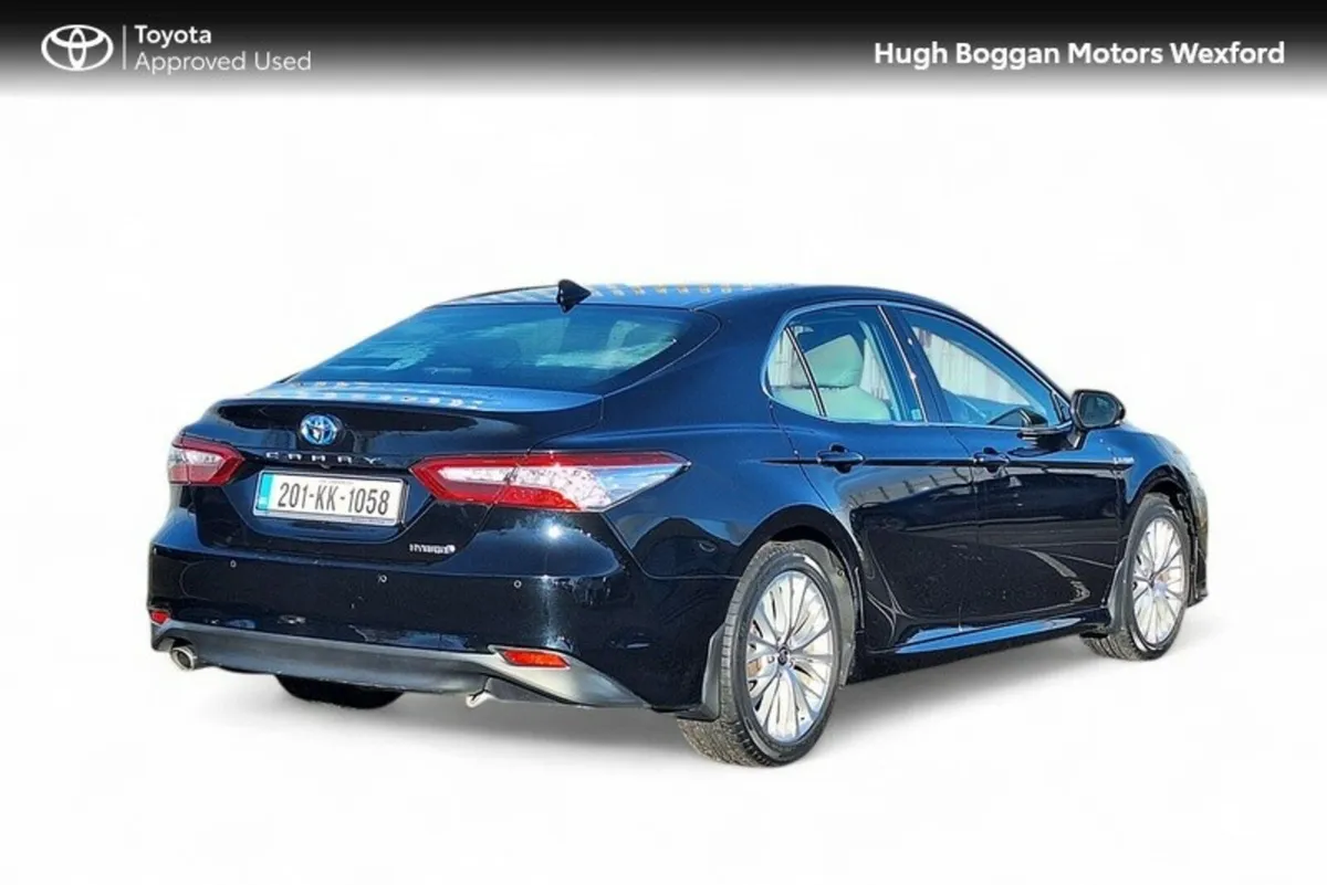 Toyota Camry PLATINUM - ONE OWNER - Image 2