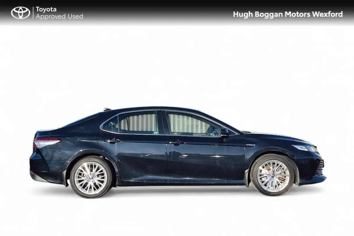 Toyota Camry PLATINUM - ONE OWNER - Image 3