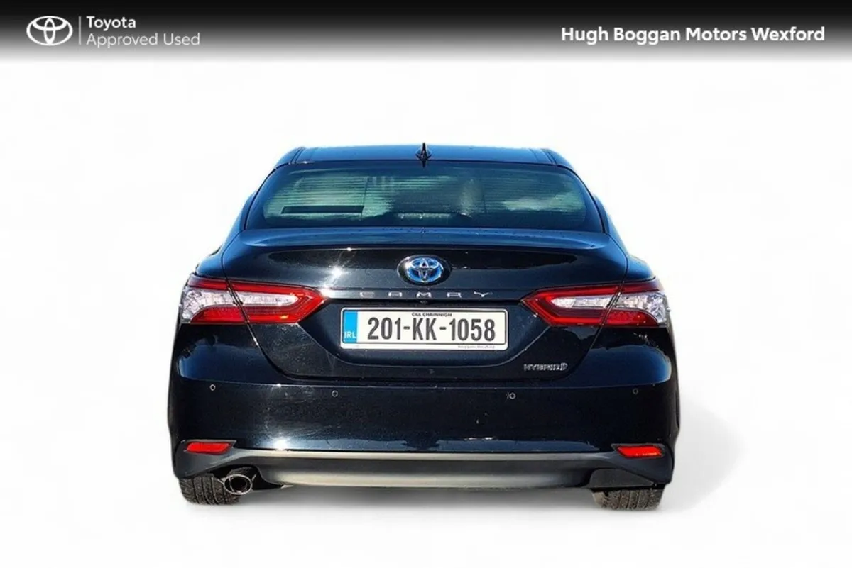 Toyota Camry PLATINUM - ONE OWNER - Image 4