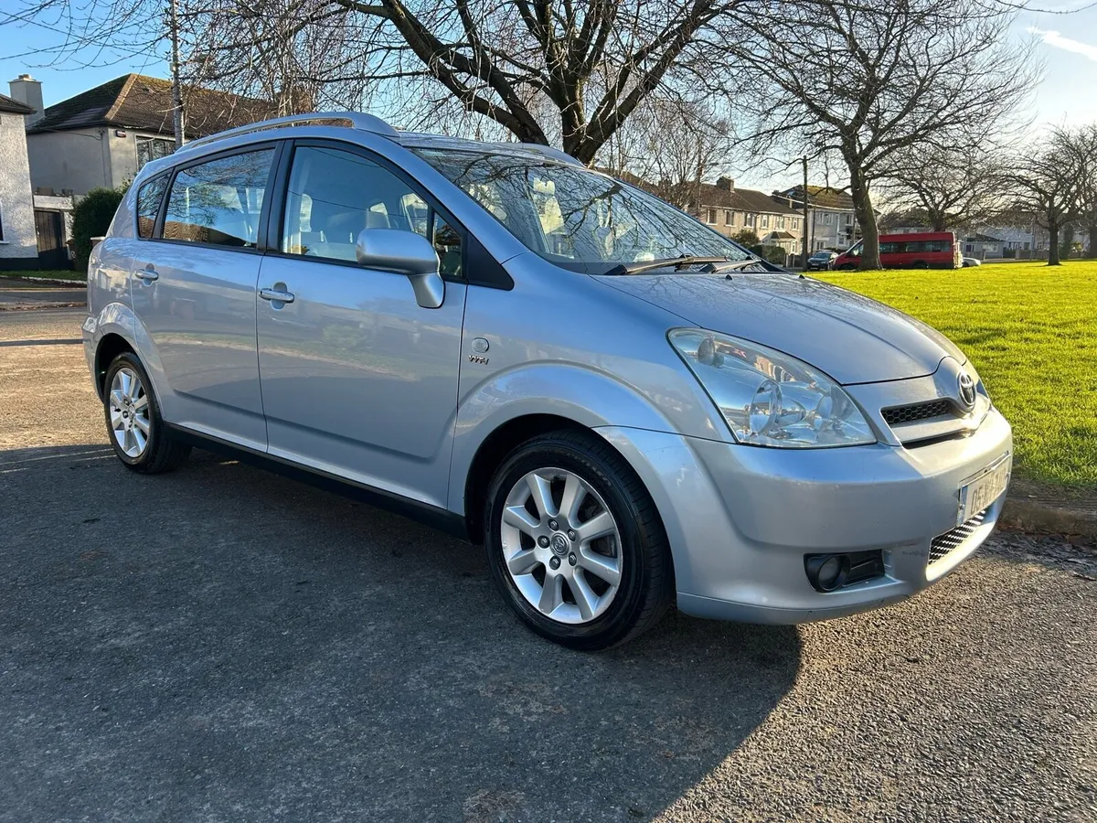 2005 Toyota Corolla Verso 1.6 Luna // One Owner - Image 1