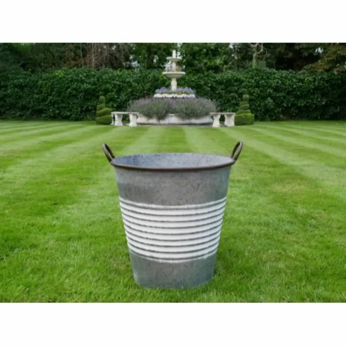 Planter D9479 - Image 1