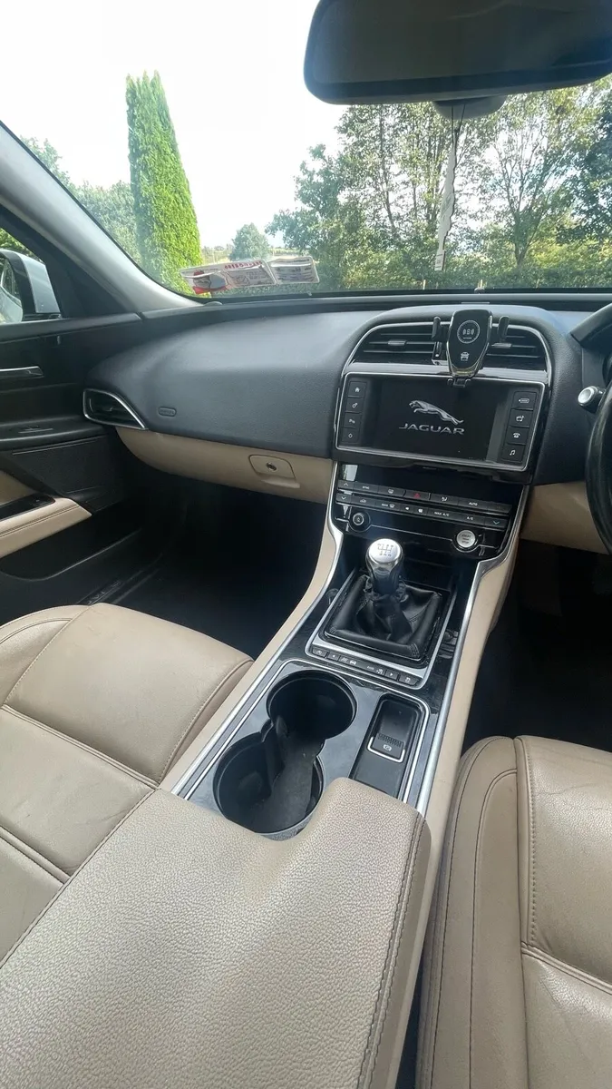 Jaguar XE 172 Leather - Image 4