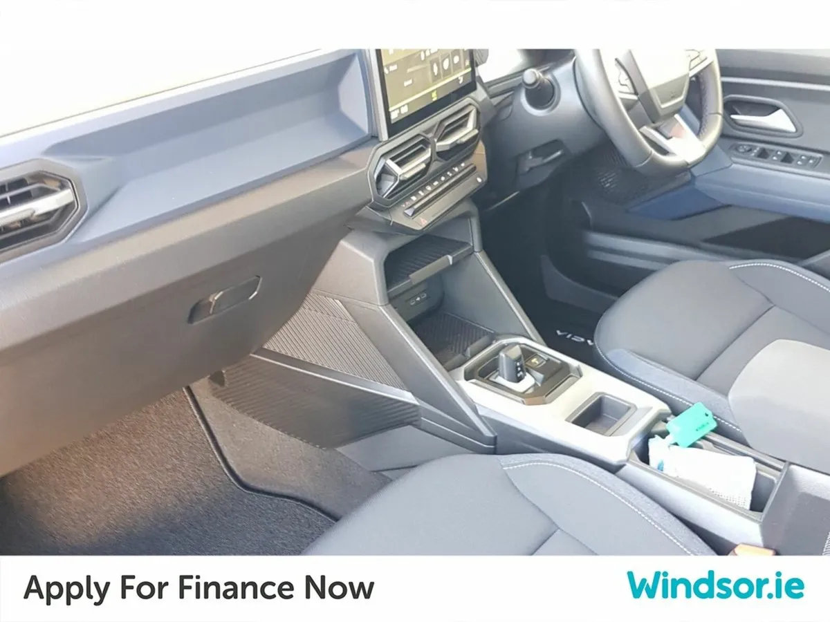 Dacia Duster HEV 140 Journey - Image 4