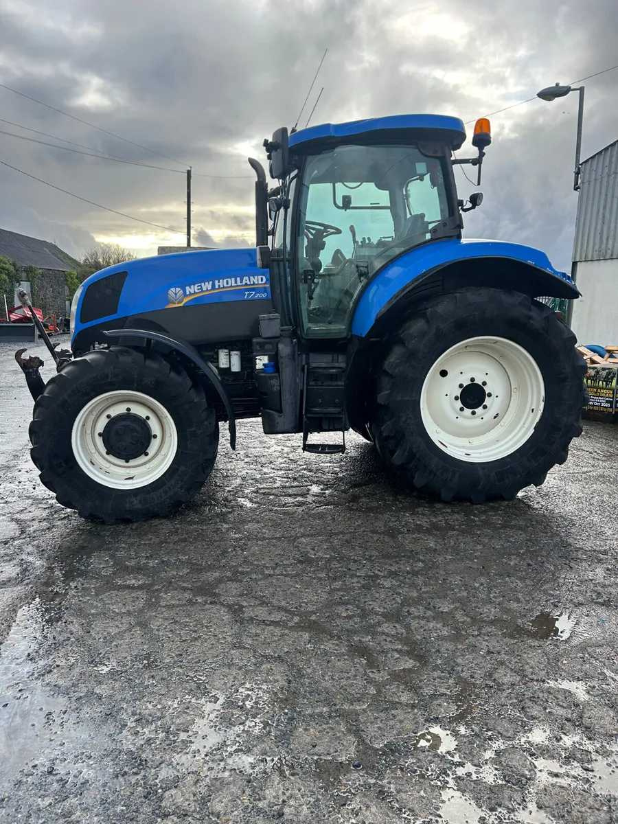 2014 New Holland T7.200 c/w Front linkage and Pto - Image 4