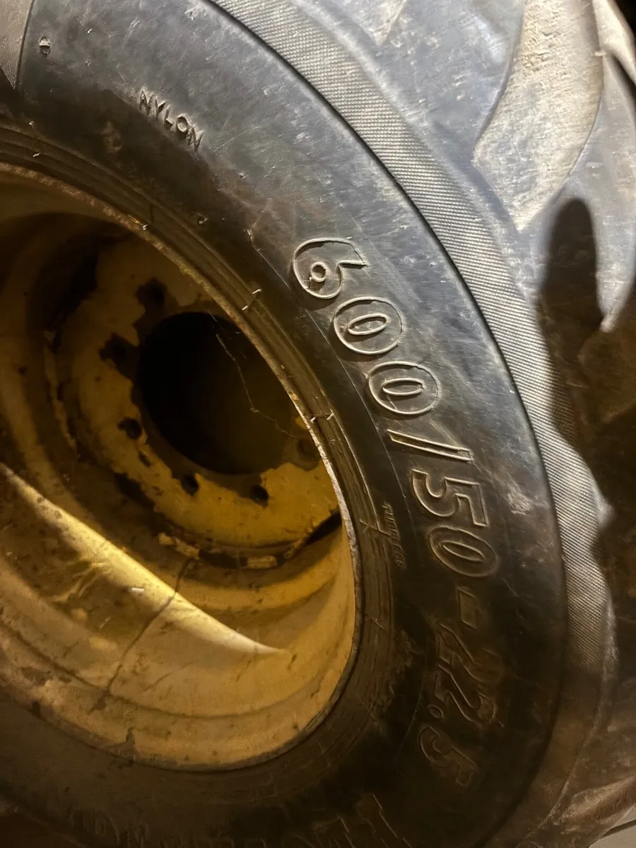 1210 big square baler wheel and tyre - Image 1