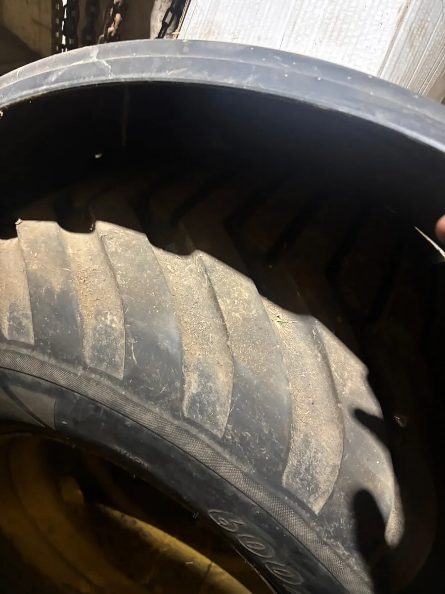 1210 big square baler wheel and tyre - Image 2