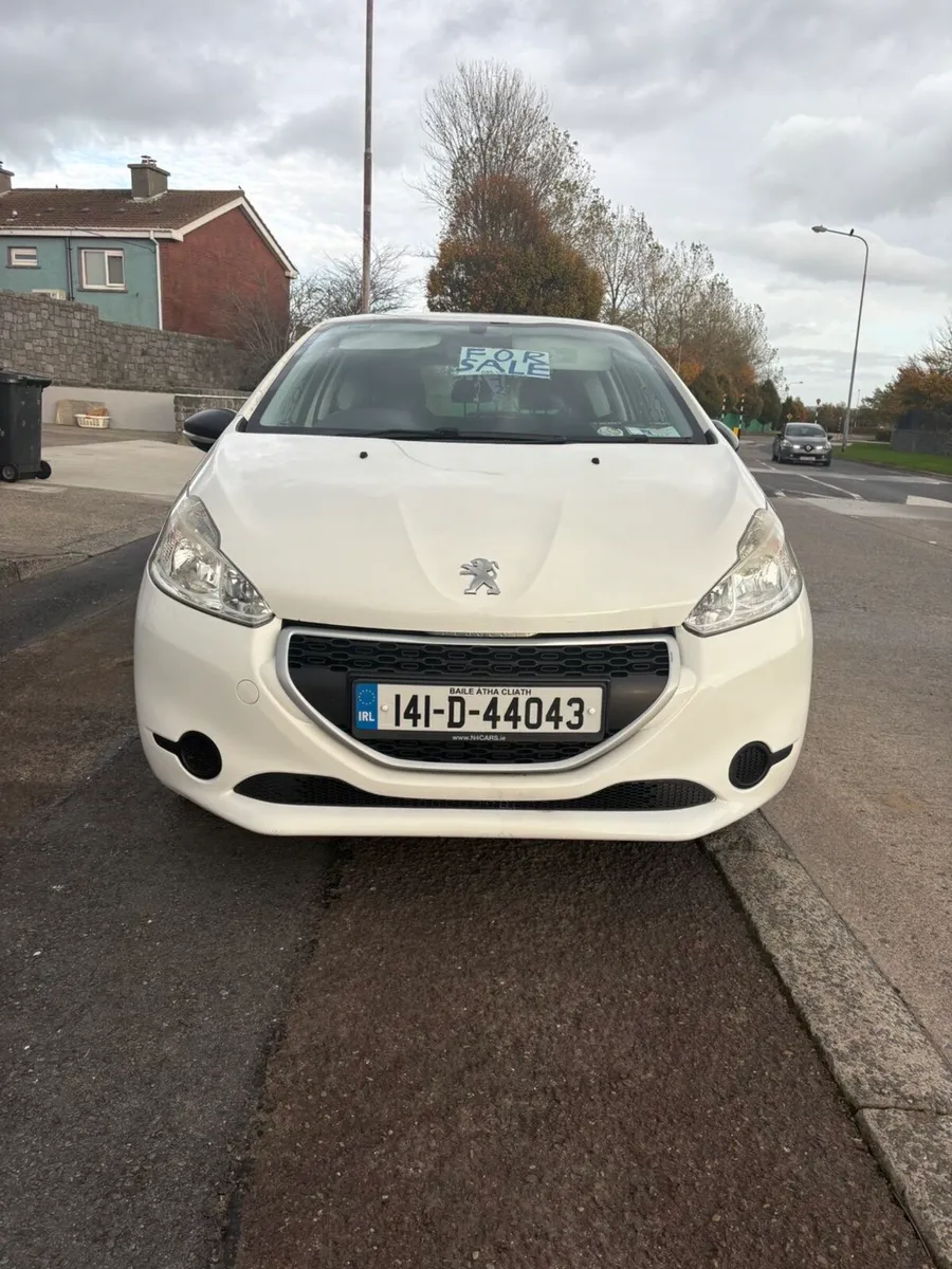 Peugeot 208 - Image 1