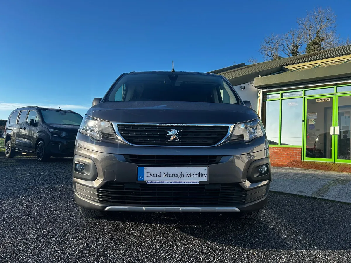 *Automatic* Wheelchair Car - Image 2