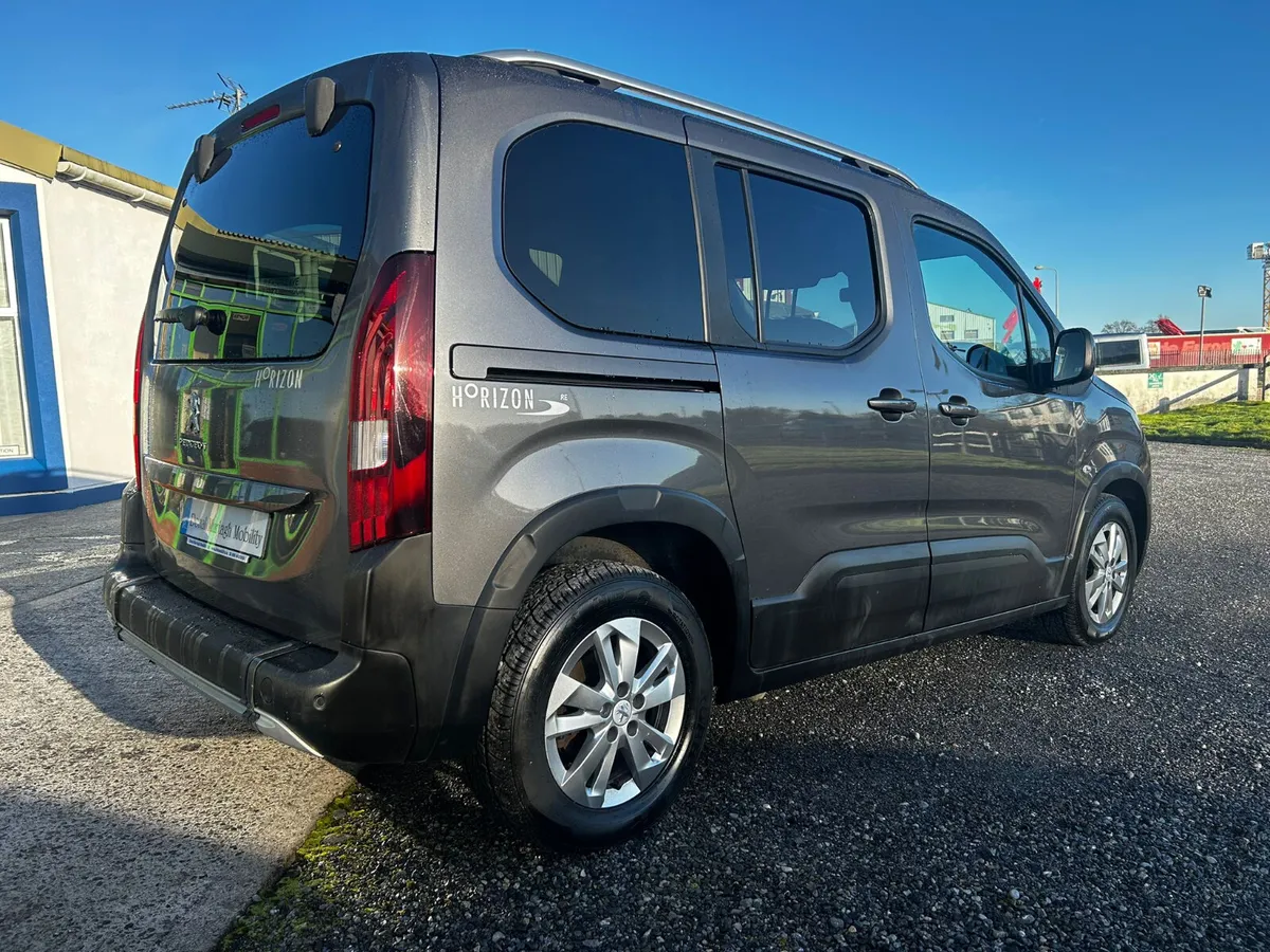 *Automatic* Wheelchair Car - Image 4