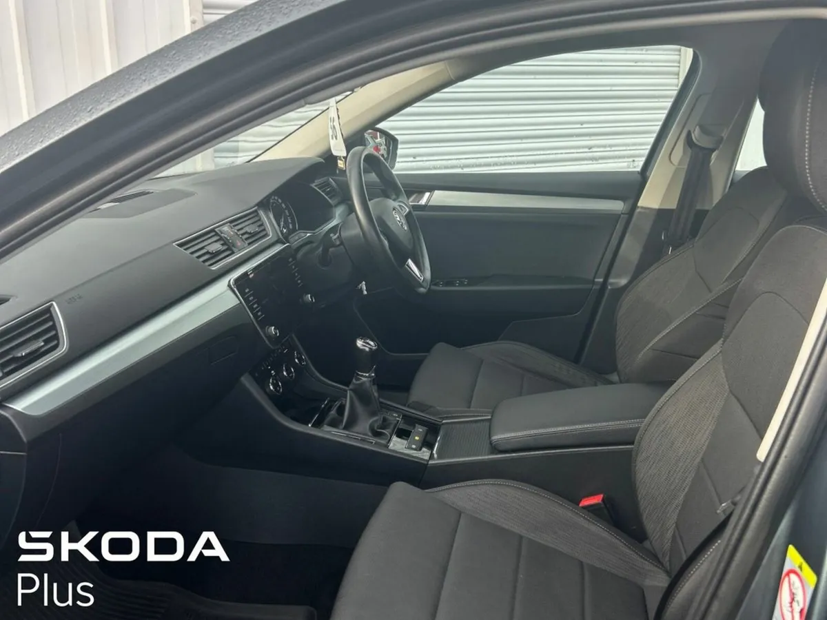 Skoda Superb 2.0 TDI 150bhp Ambition - Image 4