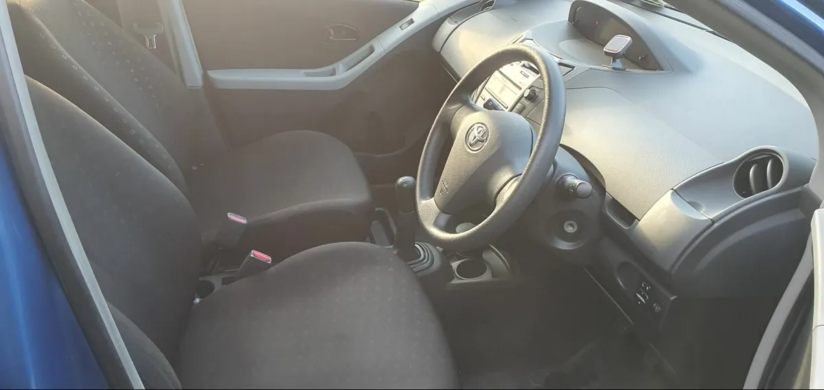 Toyota Yaris 2006 31000ml - Image 3