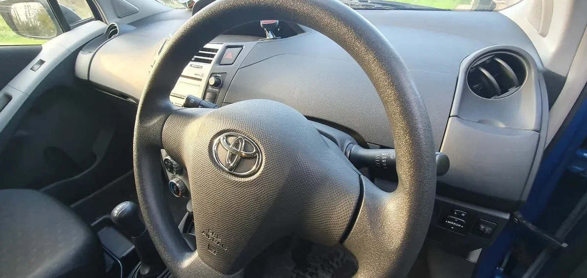 Toyota Yaris 2006 31000ml - Image 4
