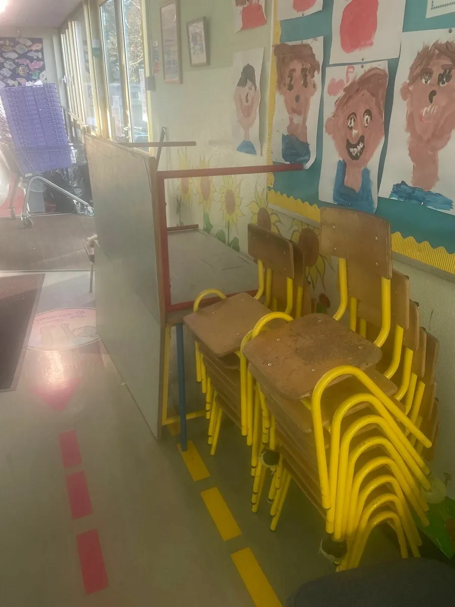 School tables and chairs - Image 2