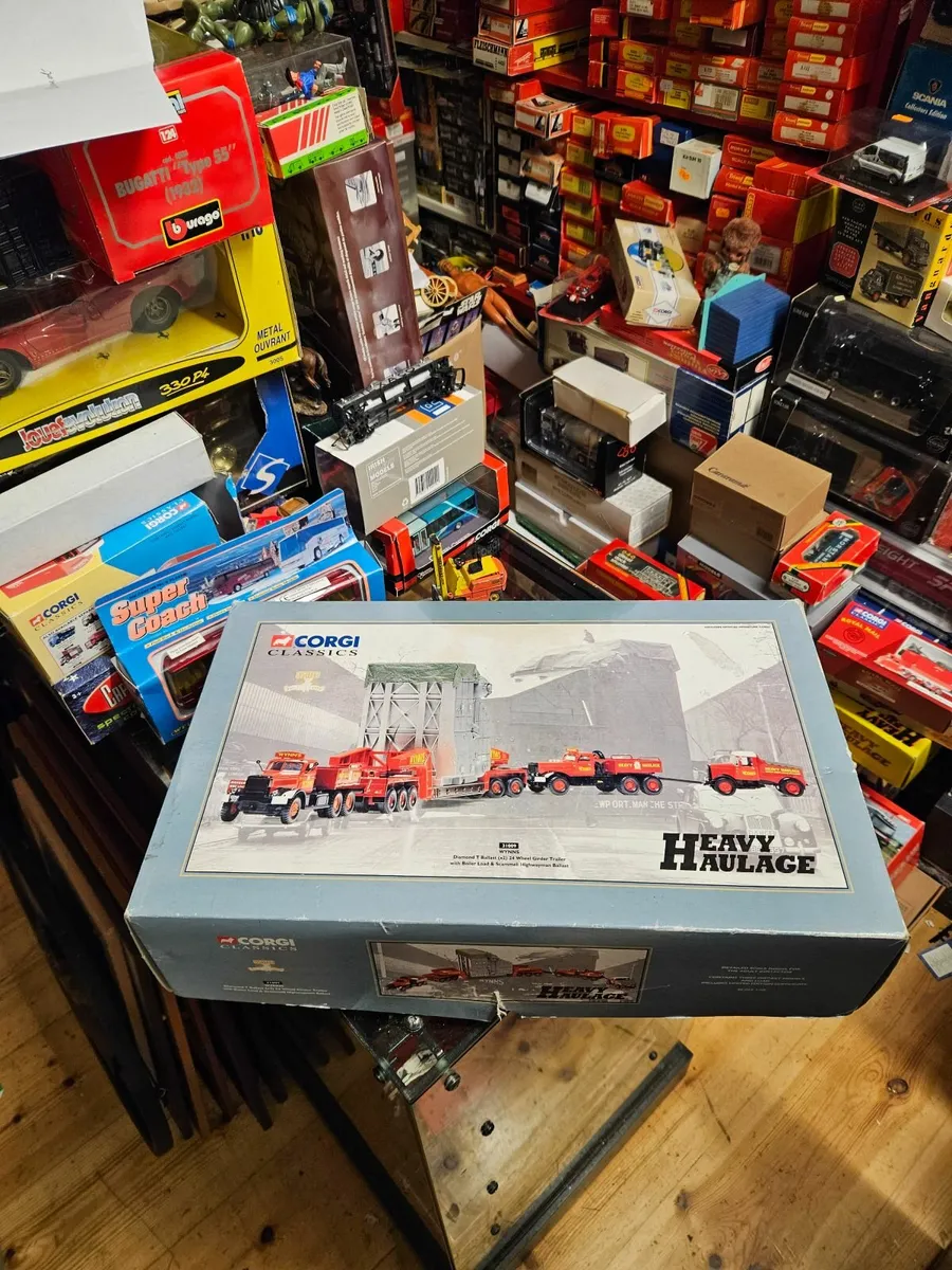 Corgi Diamond T Heavy Haulage Set - Image 1