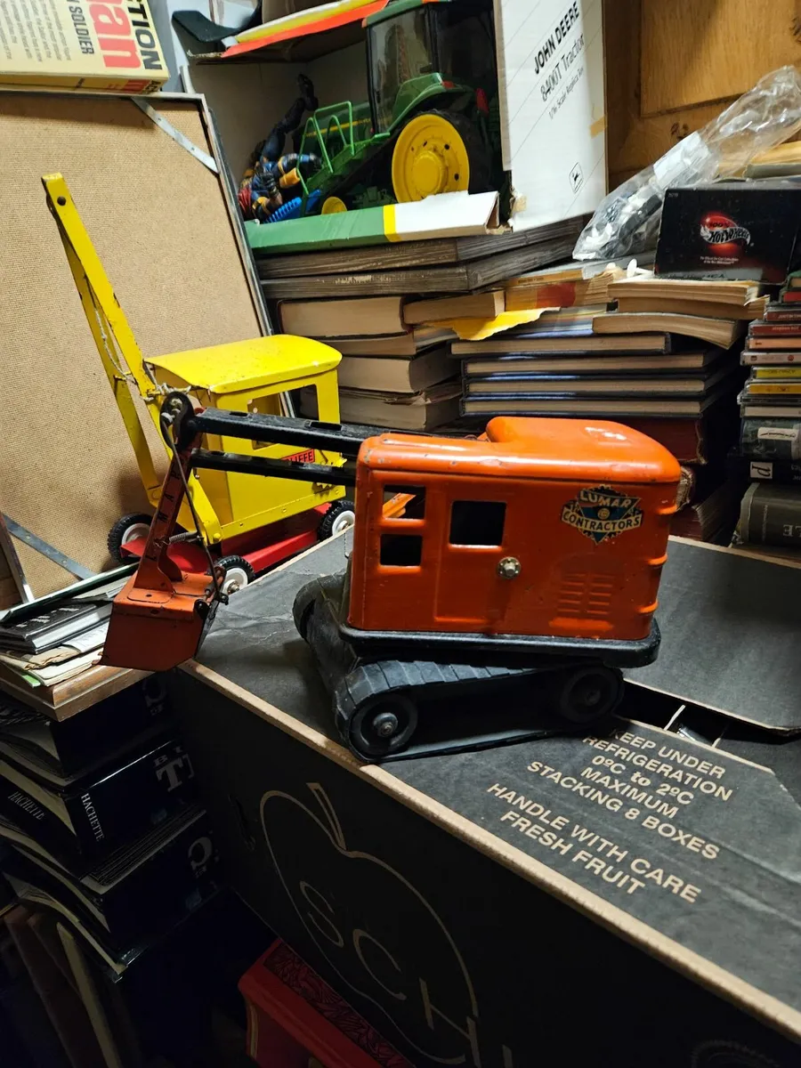 Vintage Marx Pressed Steel Power Shovel - Image 1