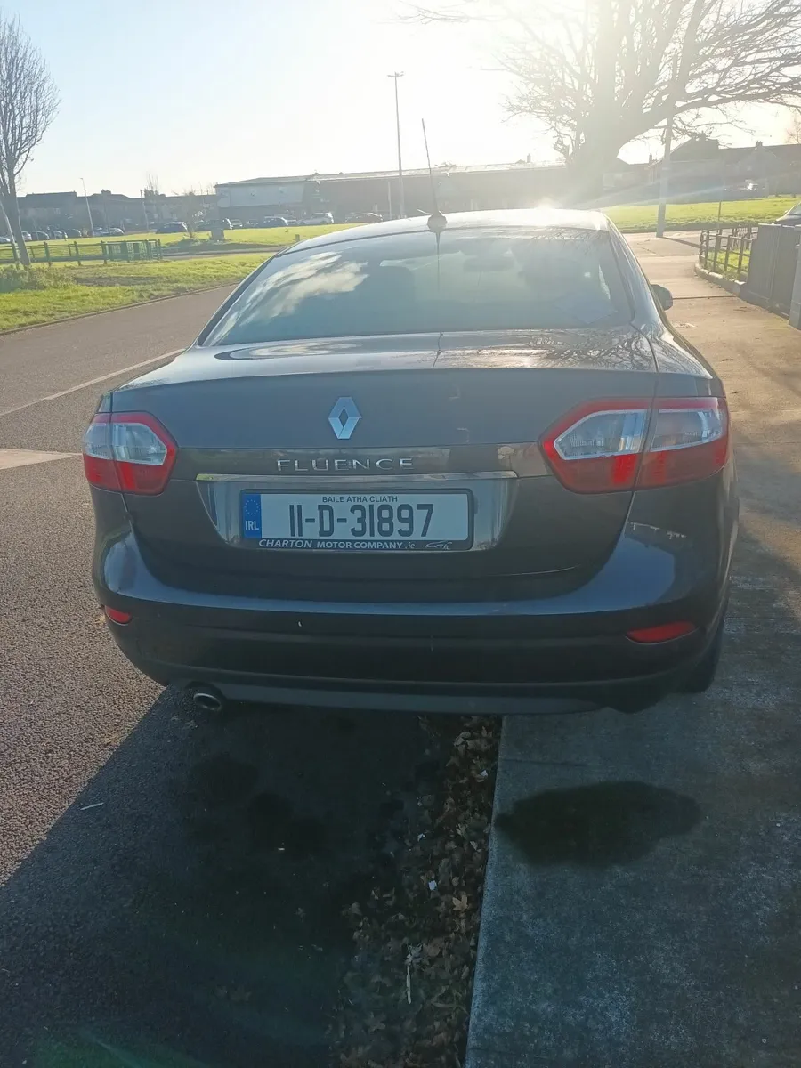Renault Fluence 2011 - Image 2