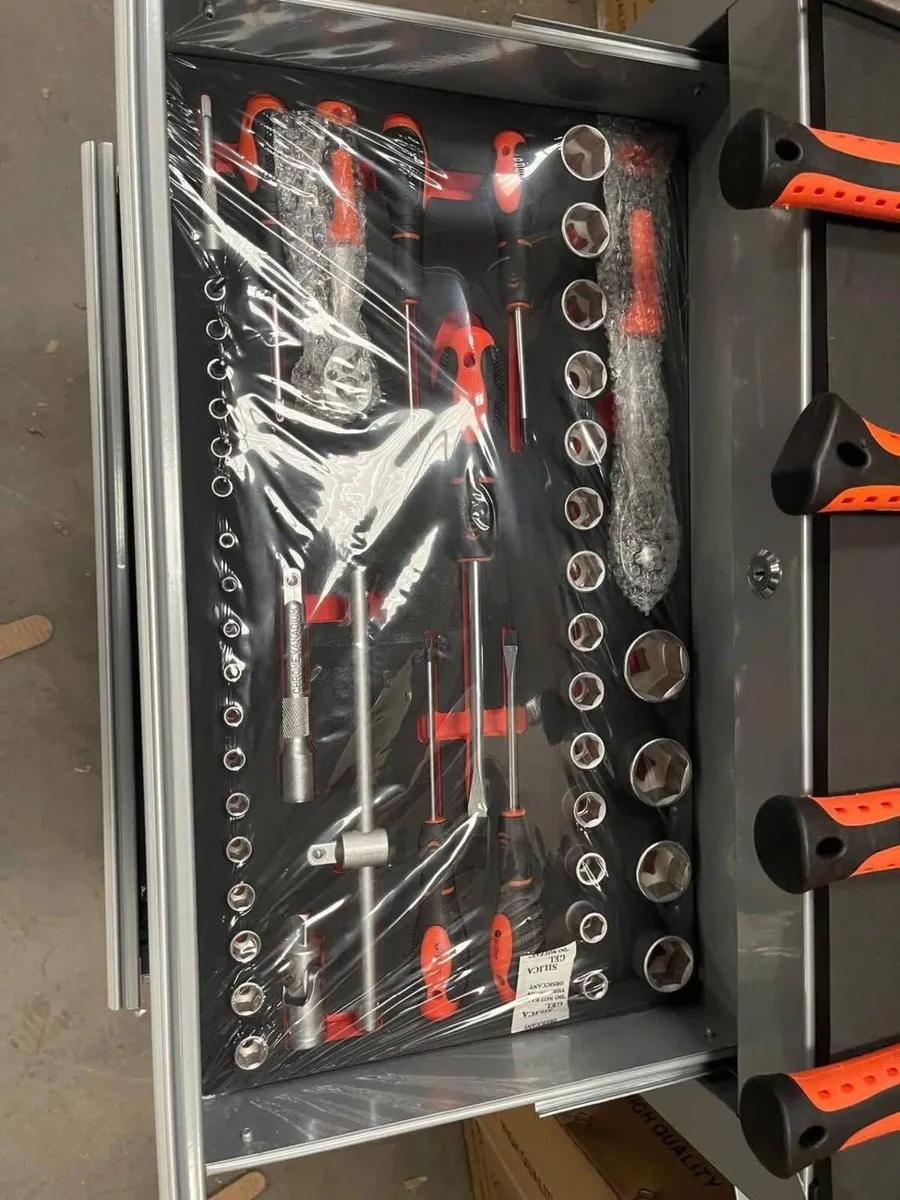 Tool chest filled with tools - Image 3