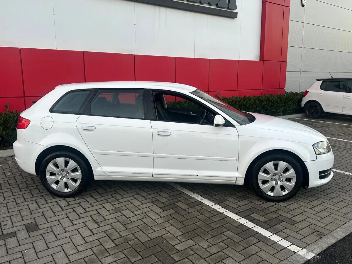 Audi A3 2011 1.6TDI MANUAL - Image 3